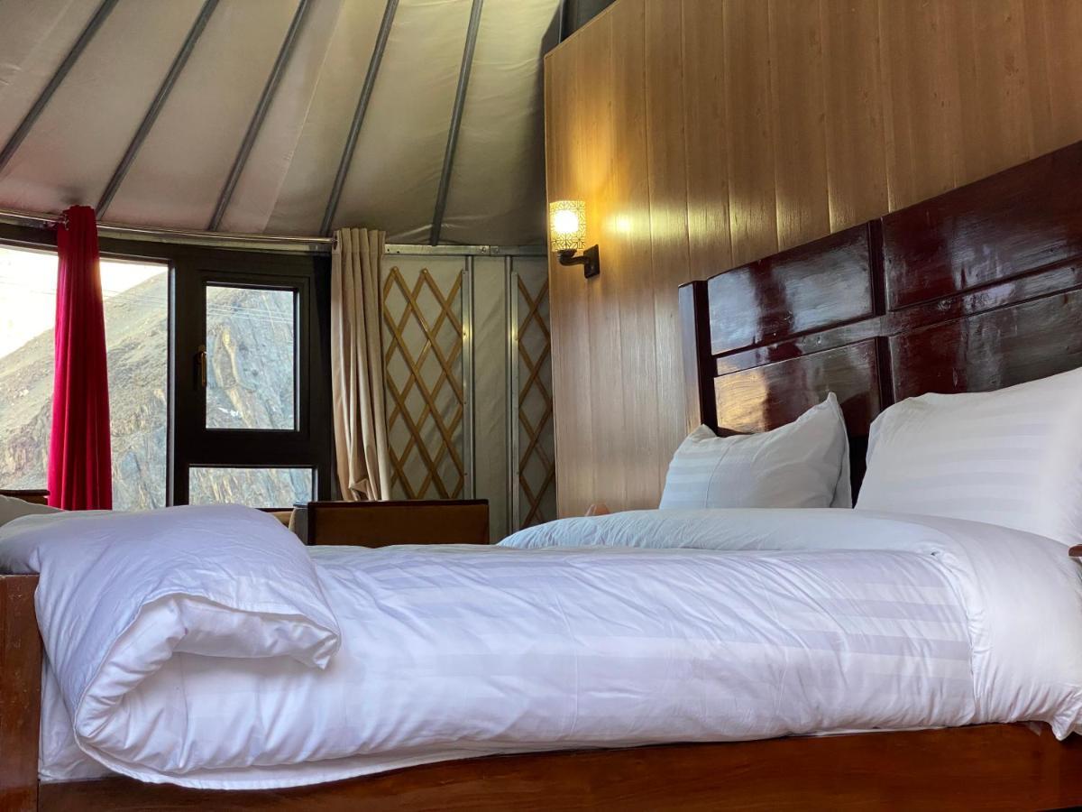 Apex Hotels And Resorts Hussaini Karimabad  Екстер'єр фото