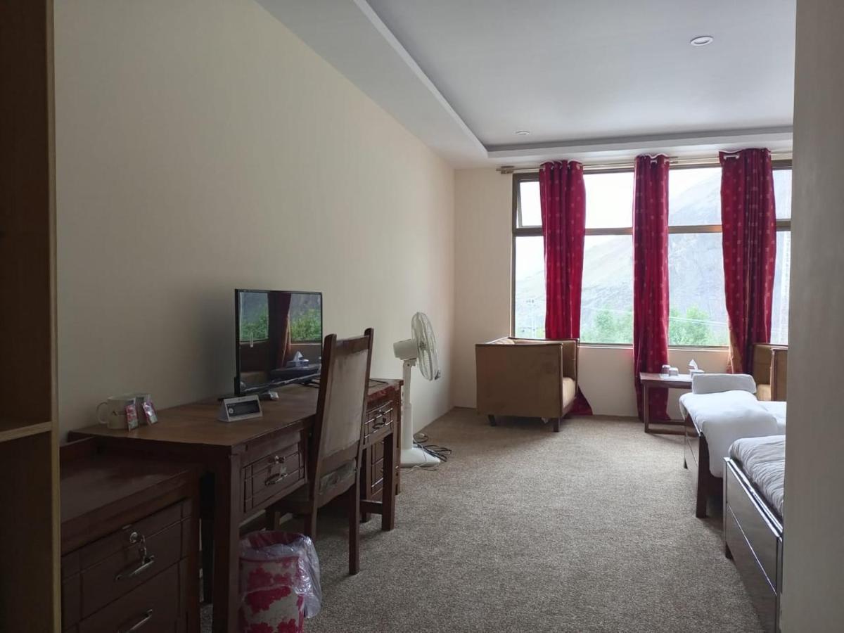Apex Hotels And Resorts Hussaini Karimabad  Екстер'єр фото