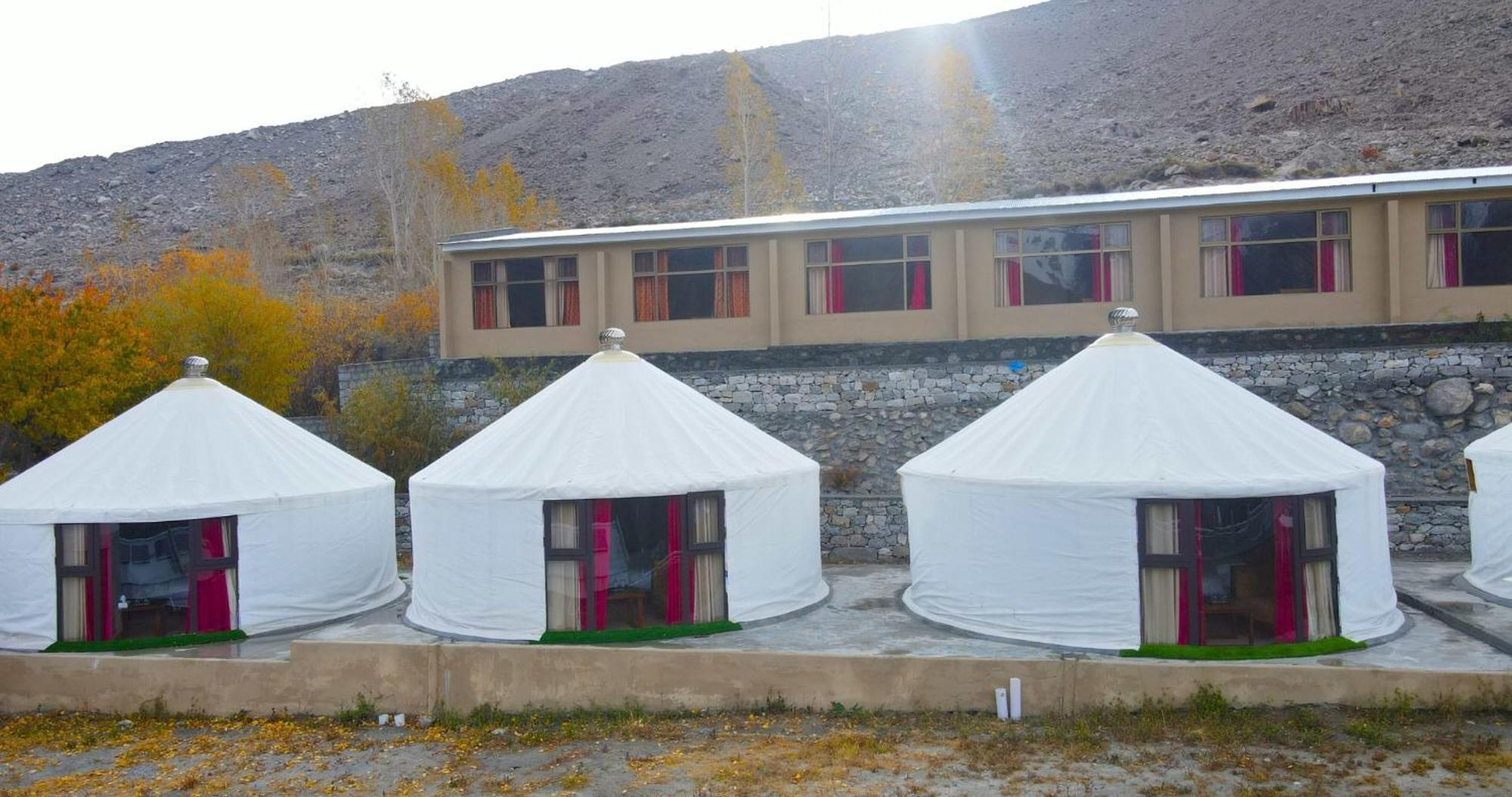 Apex Hotels And Resorts Hussaini Karimabad  Екстер'єр фото
