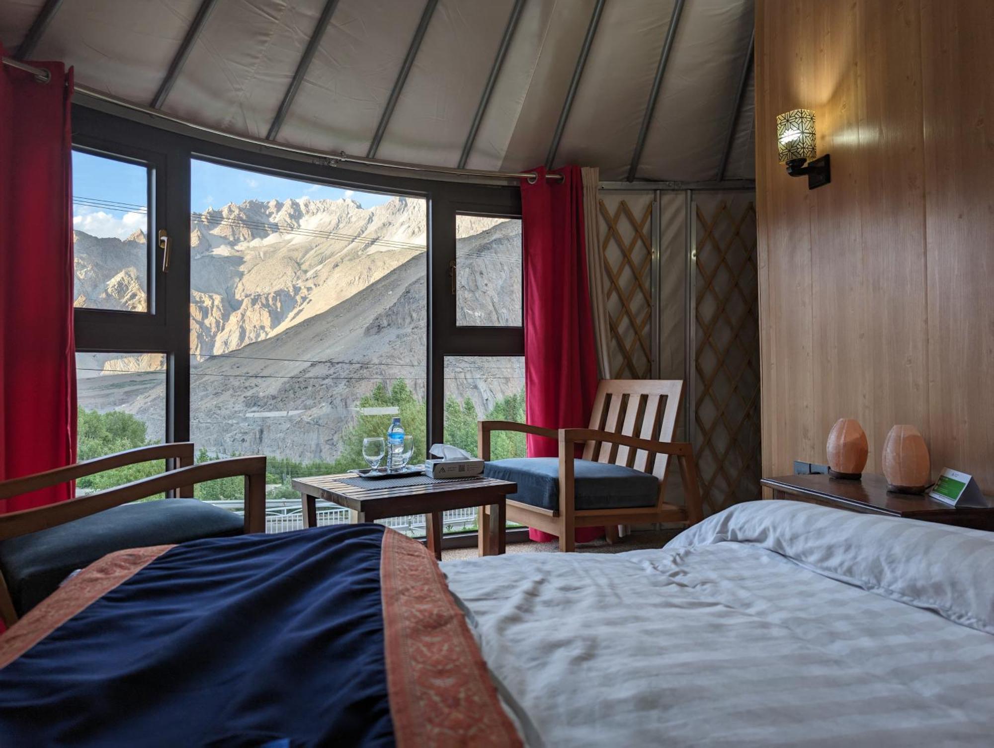 Apex Hotels And Resorts Hussaini Karimabad  Екстер'єр фото