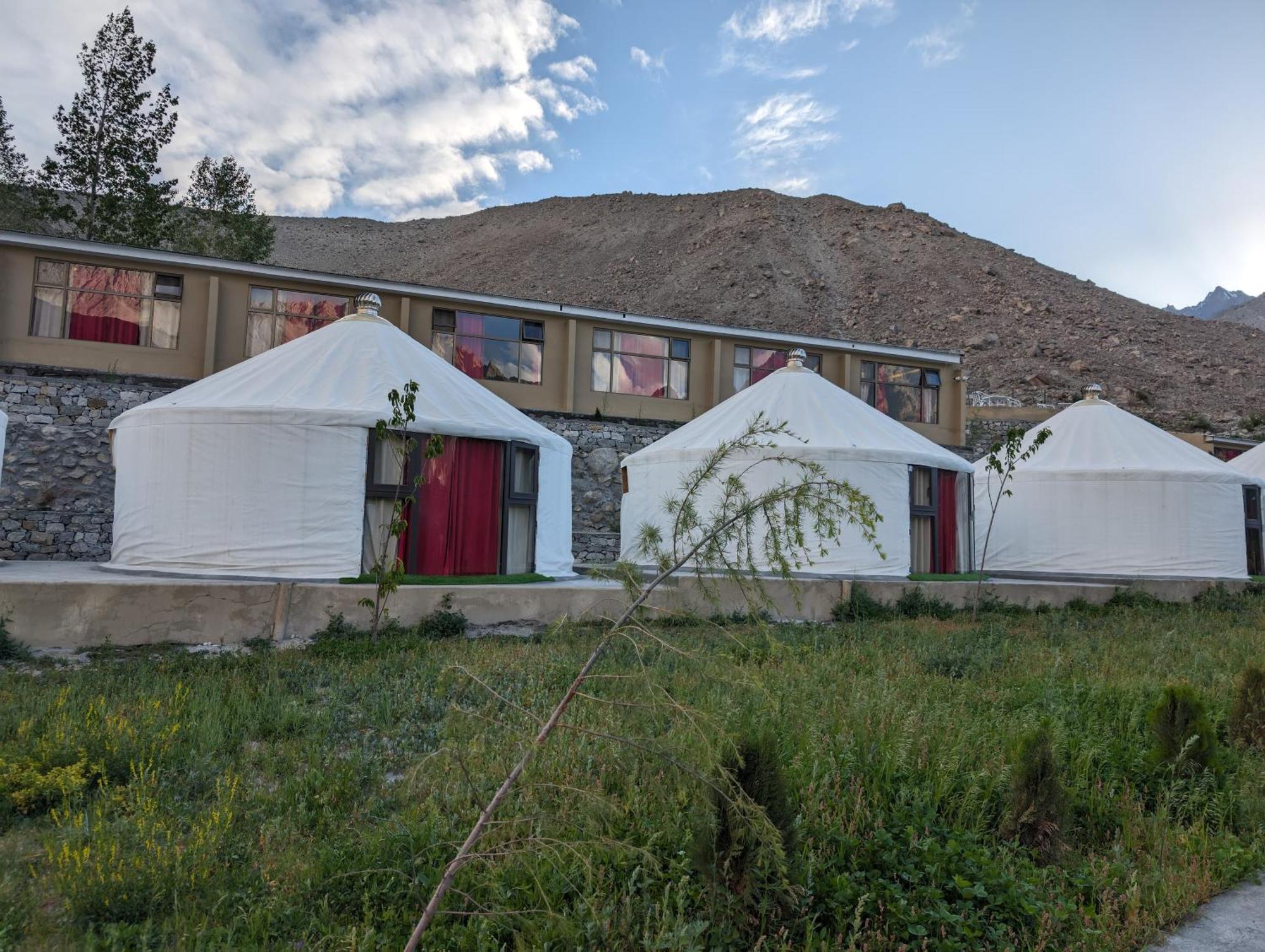 Apex Hotels And Resorts Hussaini Karimabad  Екстер'єр фото