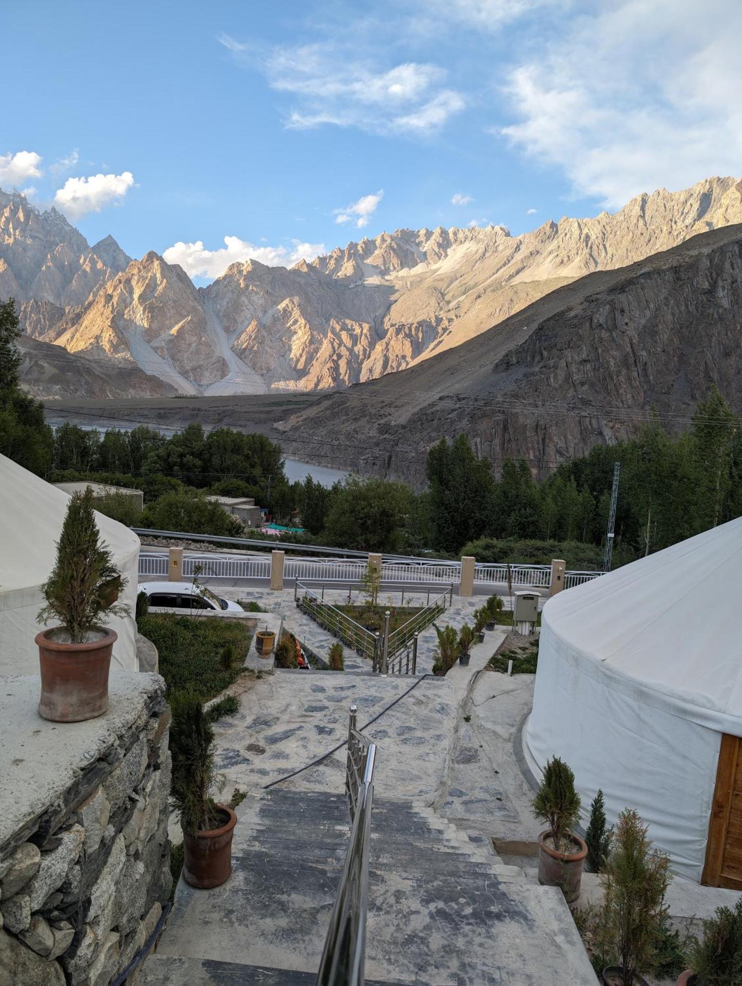 Apex Hotels And Resorts Hussaini Karimabad  Екстер'єр фото
