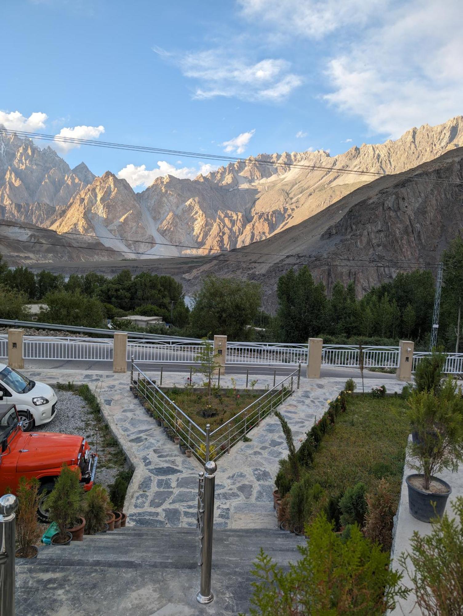 Apex Hotels And Resorts Hussaini Karimabad  Екстер'єр фото