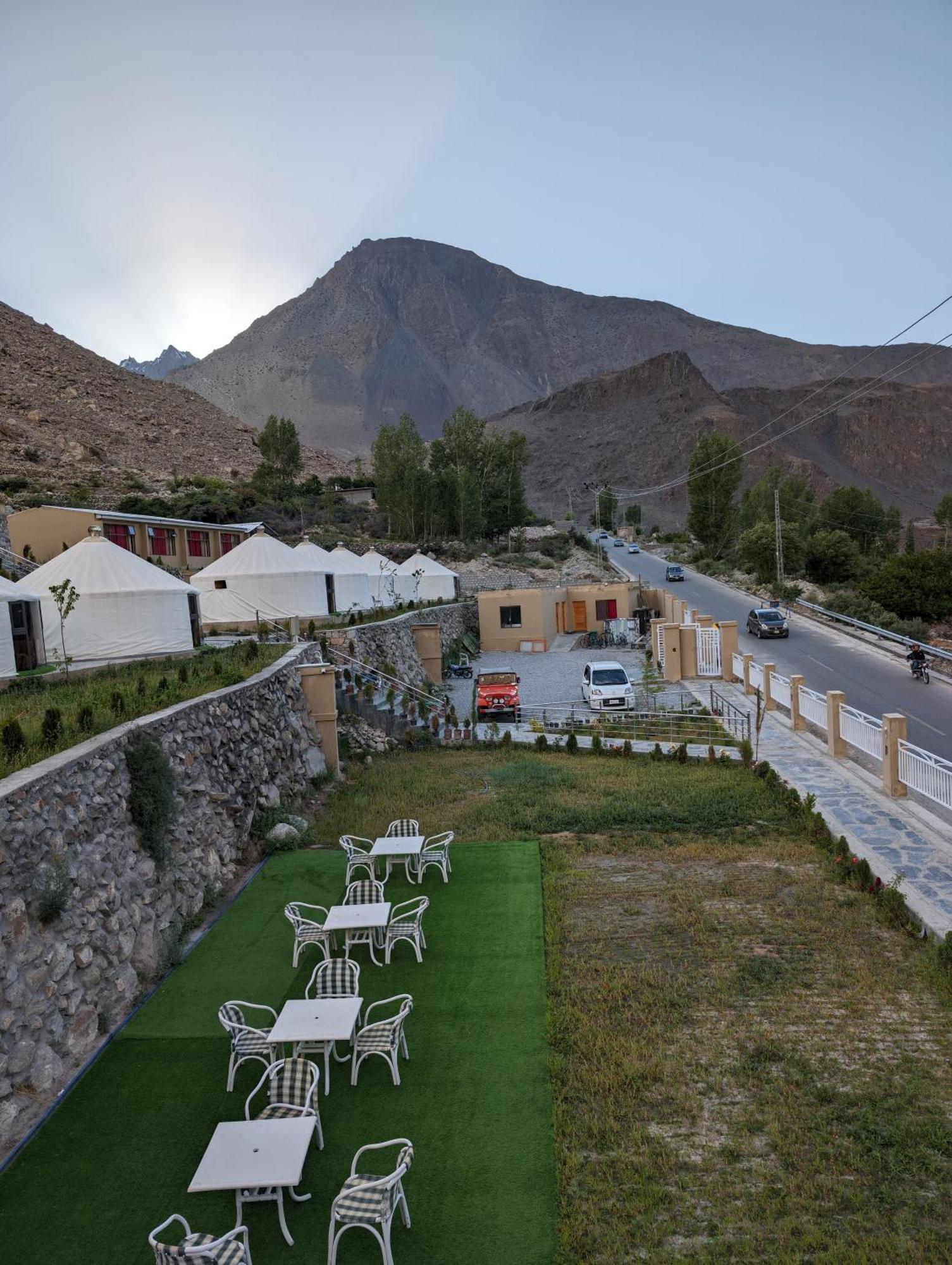 Apex Hotels And Resorts Hussaini Karimabad  Екстер'єр фото