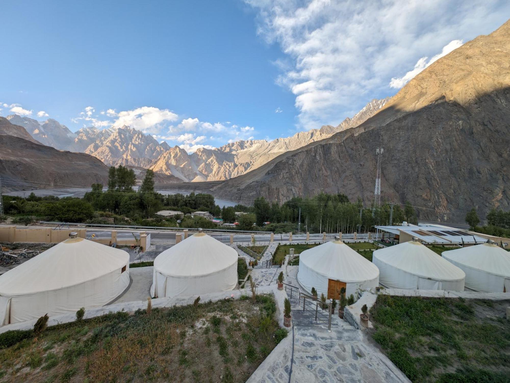 Apex Hotels And Resorts Hussaini Karimabad  Екстер'єр фото